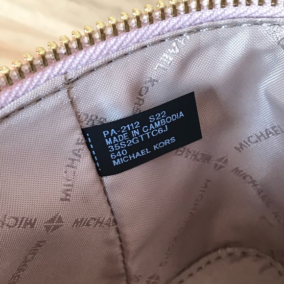 🌼Michael Kors Purse - Picture 11 of 13